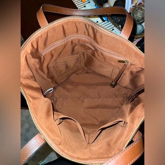 Fossil tote - Picture 3 of 4